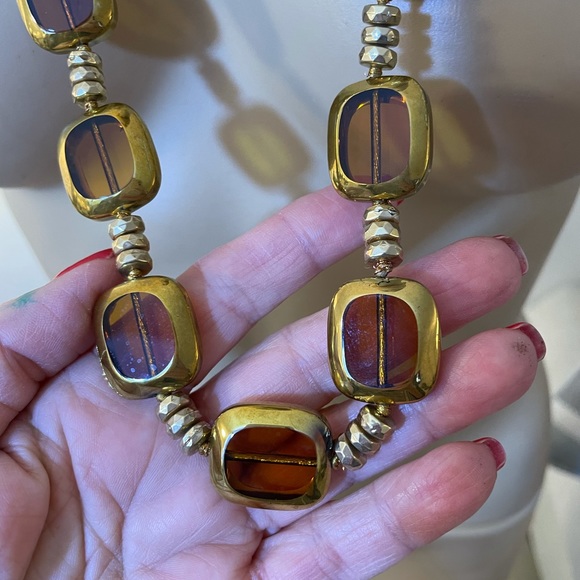 LC Statement Necklace33 in. Gold beads with large square beads - Picture 7 of 8